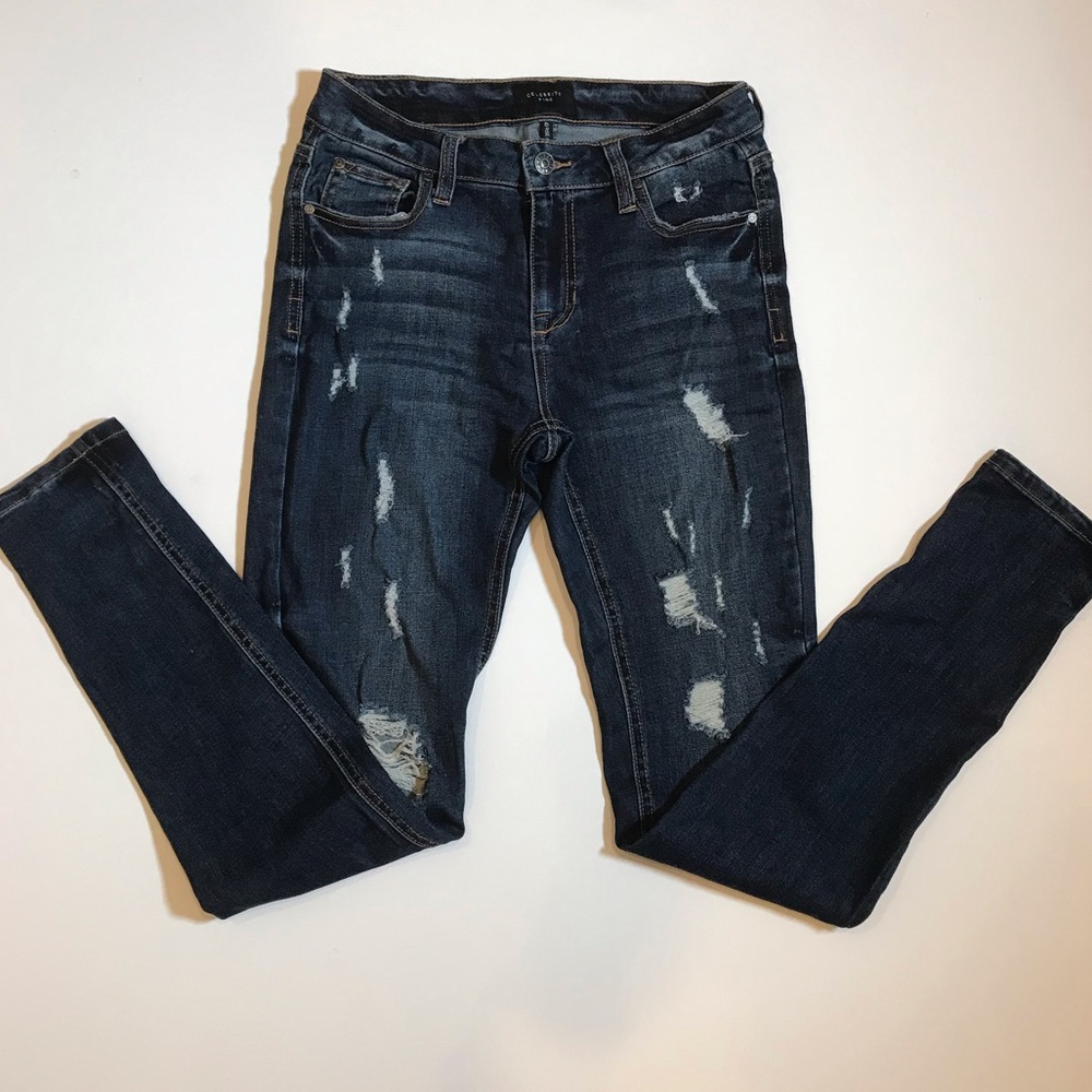 Distressed skinny jeans
